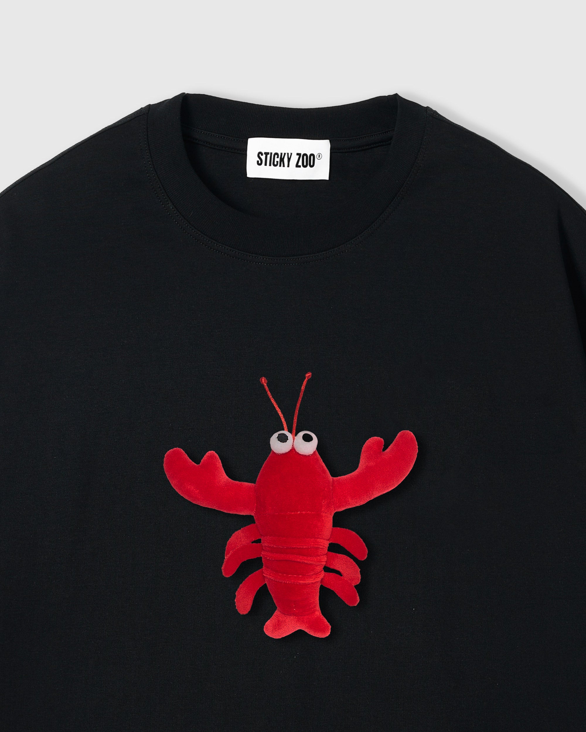SHRIMP HUG T-SHIRT