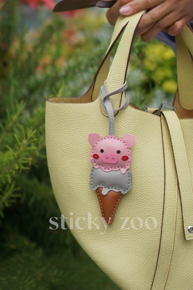 PINK PIG CHARM