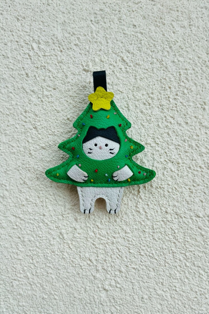 KITTEN IN CHRISTMAS TREE BAG CHARM