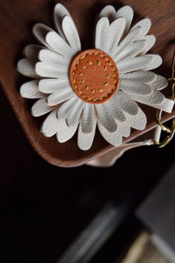 DAISY CHARM