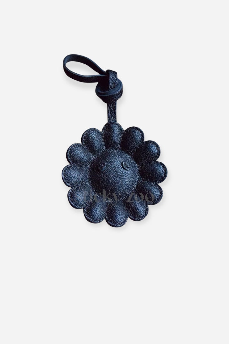 PLAIN NIGHT FLOWER CHARM