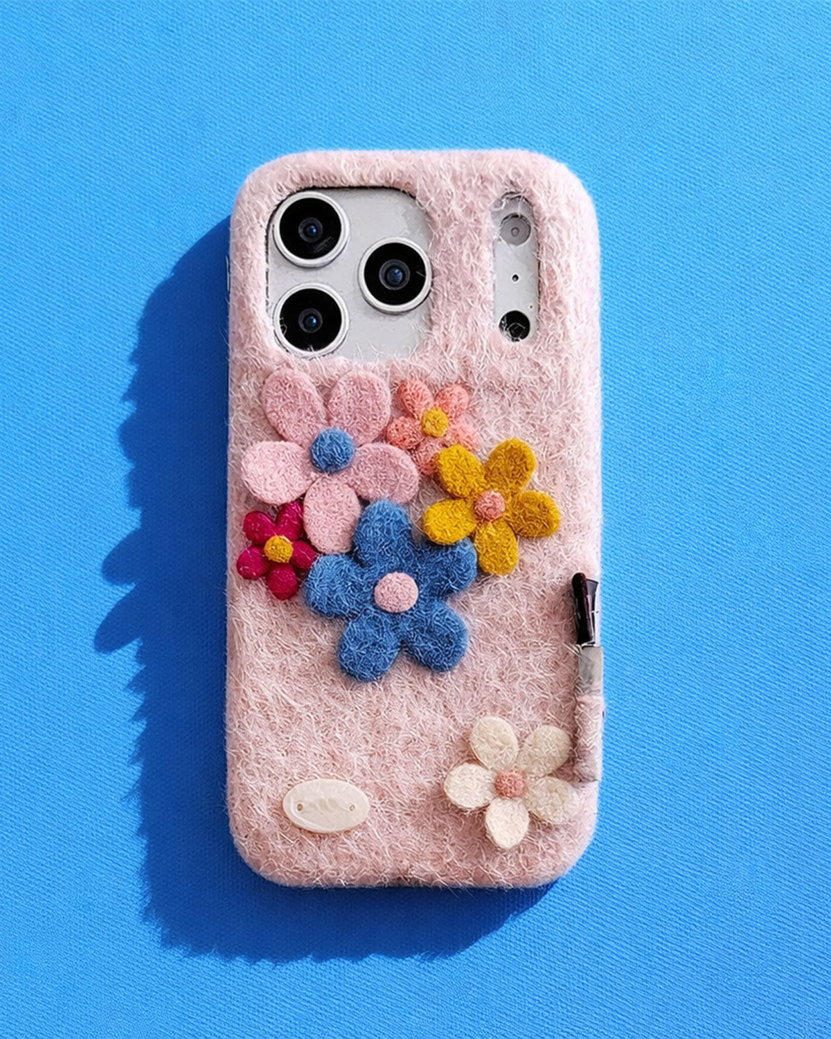 PASTEL FELT FLOWER PHONE CASE