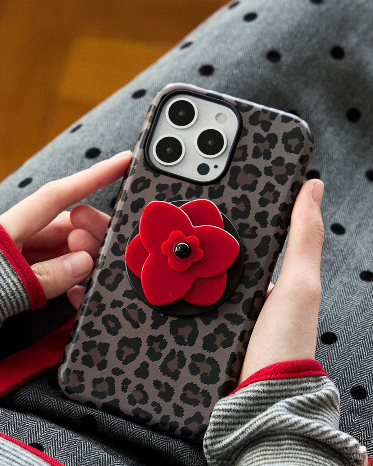 LEOPARD RED BLOOM PHONE CASE