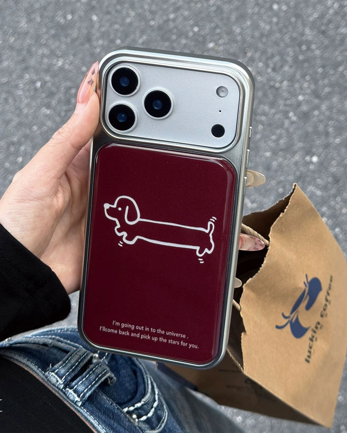 STRETCHY SAUSAGE DOG PHONE CASE