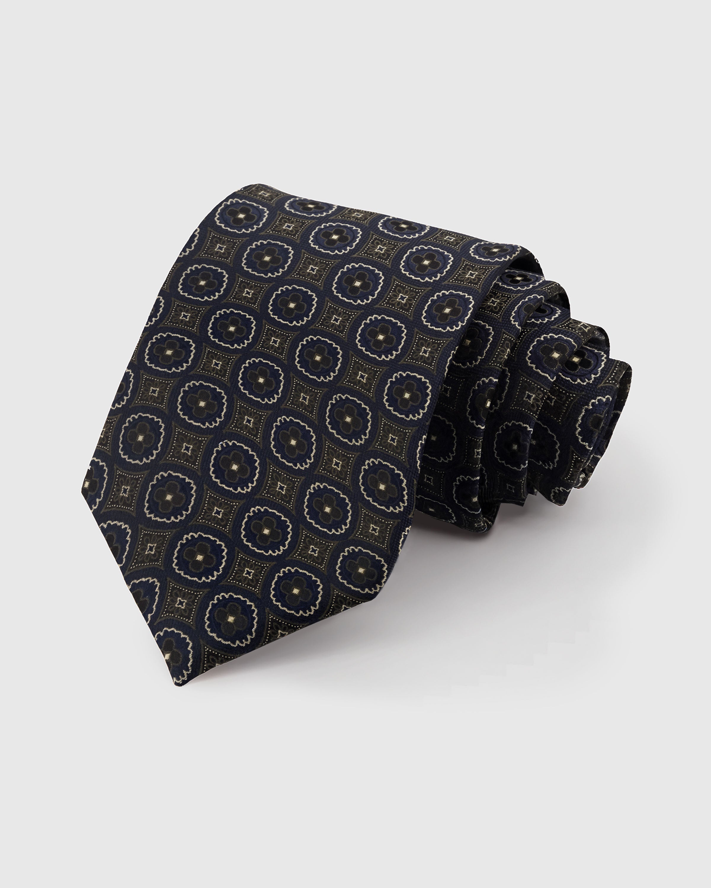 STICKYZOO Bordeaux Shantung Tie in natural shantung slub mulberry silk weave, 45° bias-cut Italian method
