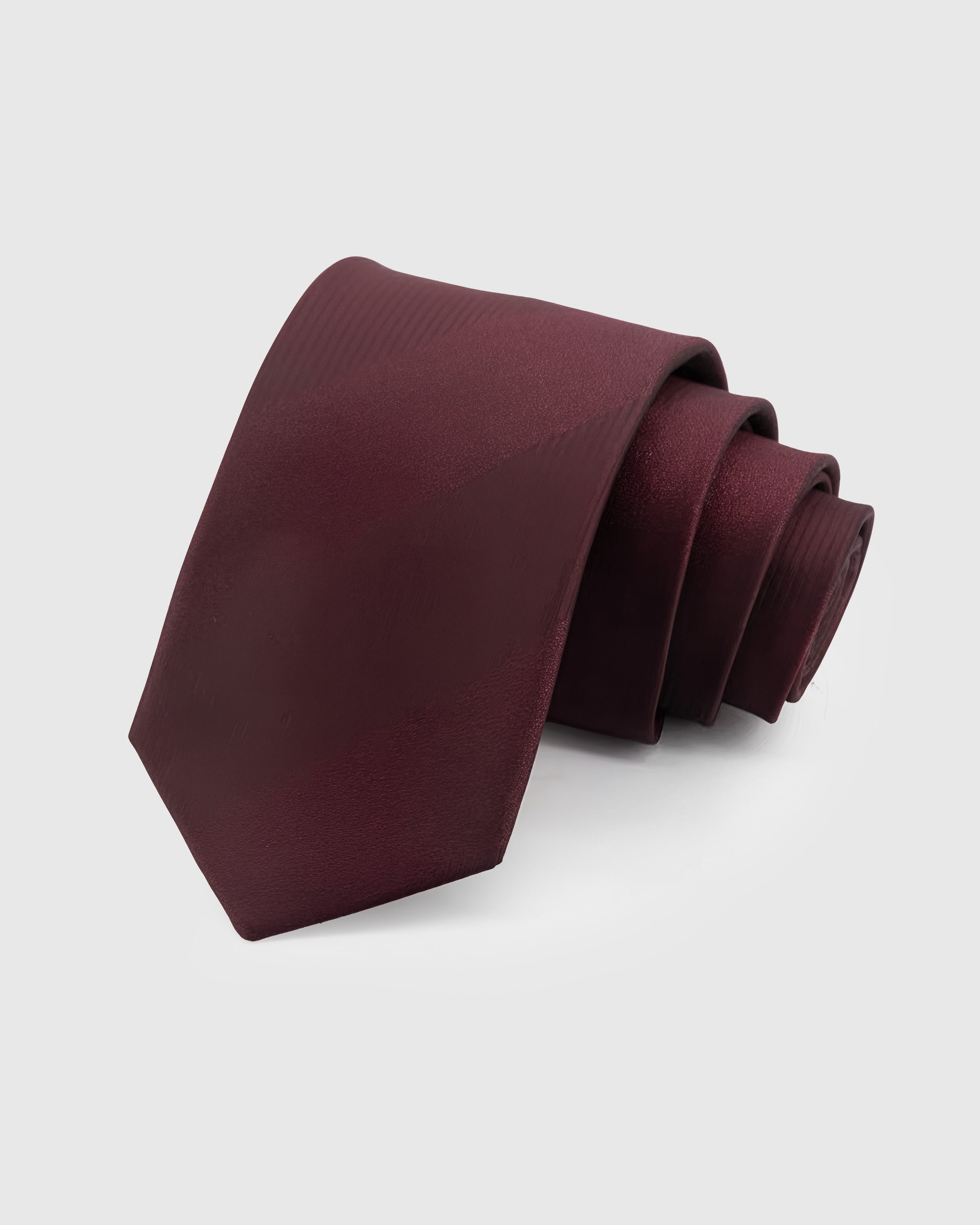 STICKYZOO Merlot Solid Tie in 100% mulberry silk with subtle tonal sheen and satin weave finish, 45° bias-cut Italian method