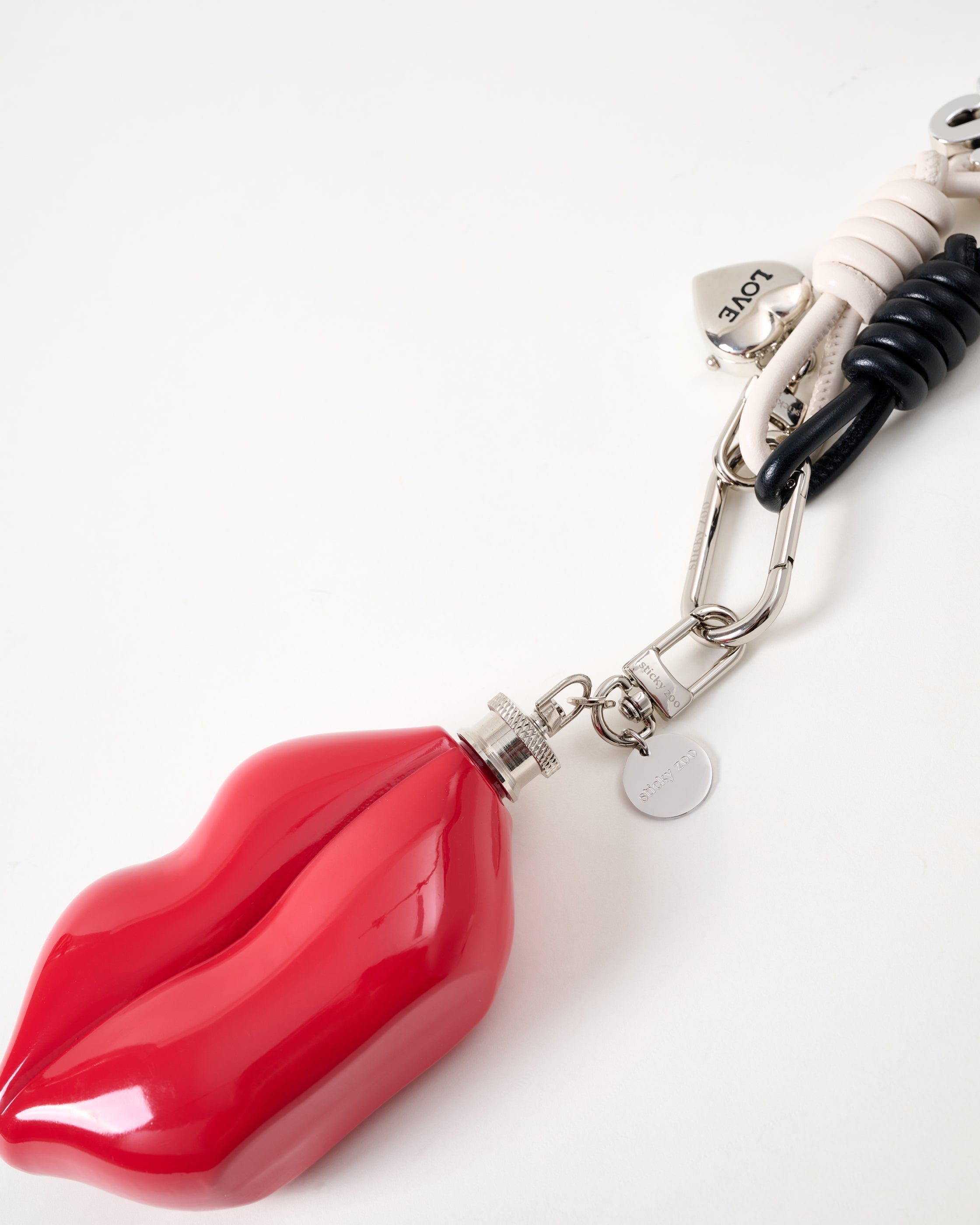 関税送料込 sticky zoo Paris Kiss パリのキス バックチャーム PARIS KISS STACK CHARM – Sticky Zoo®
