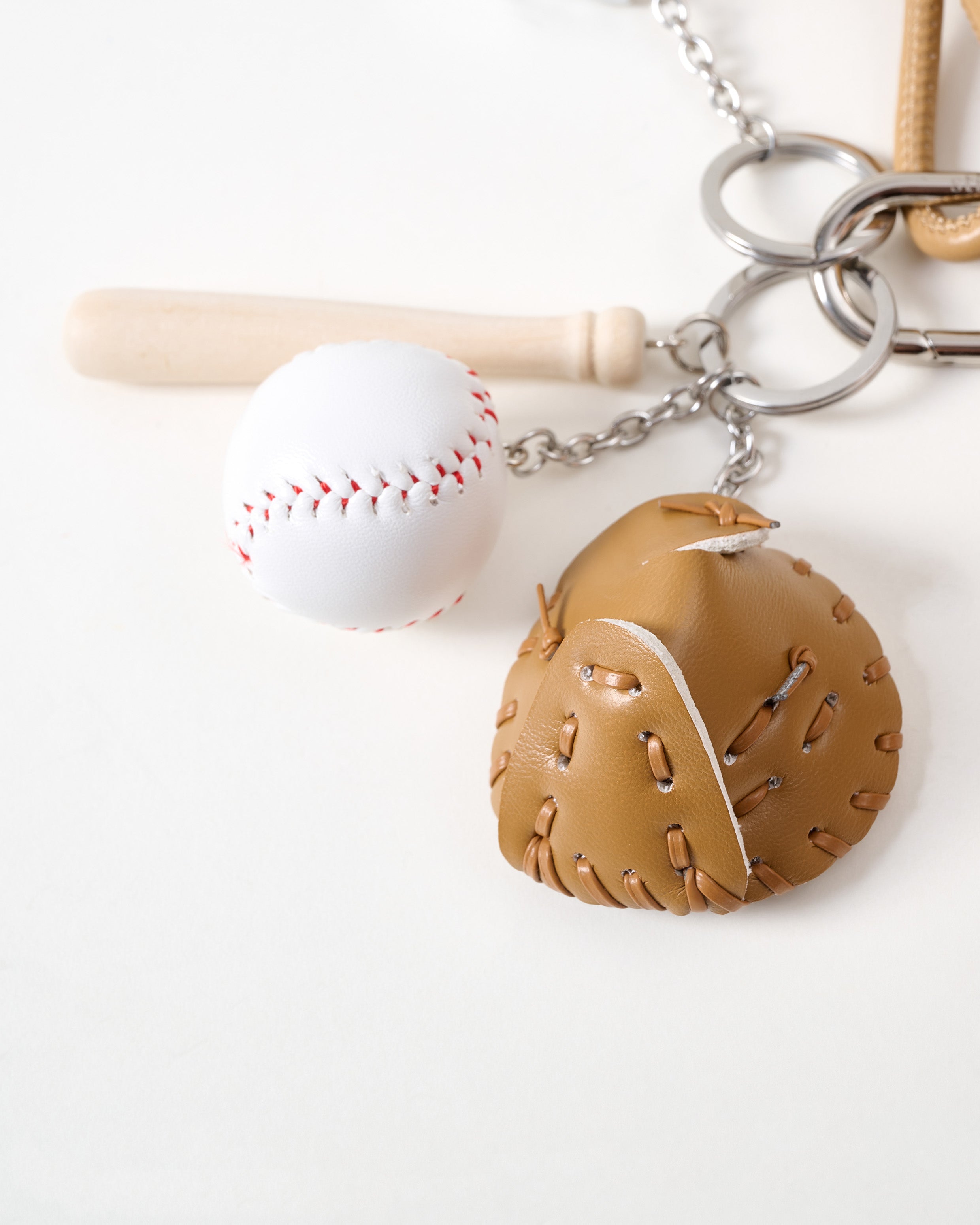 Chi Snap & Catch Charm