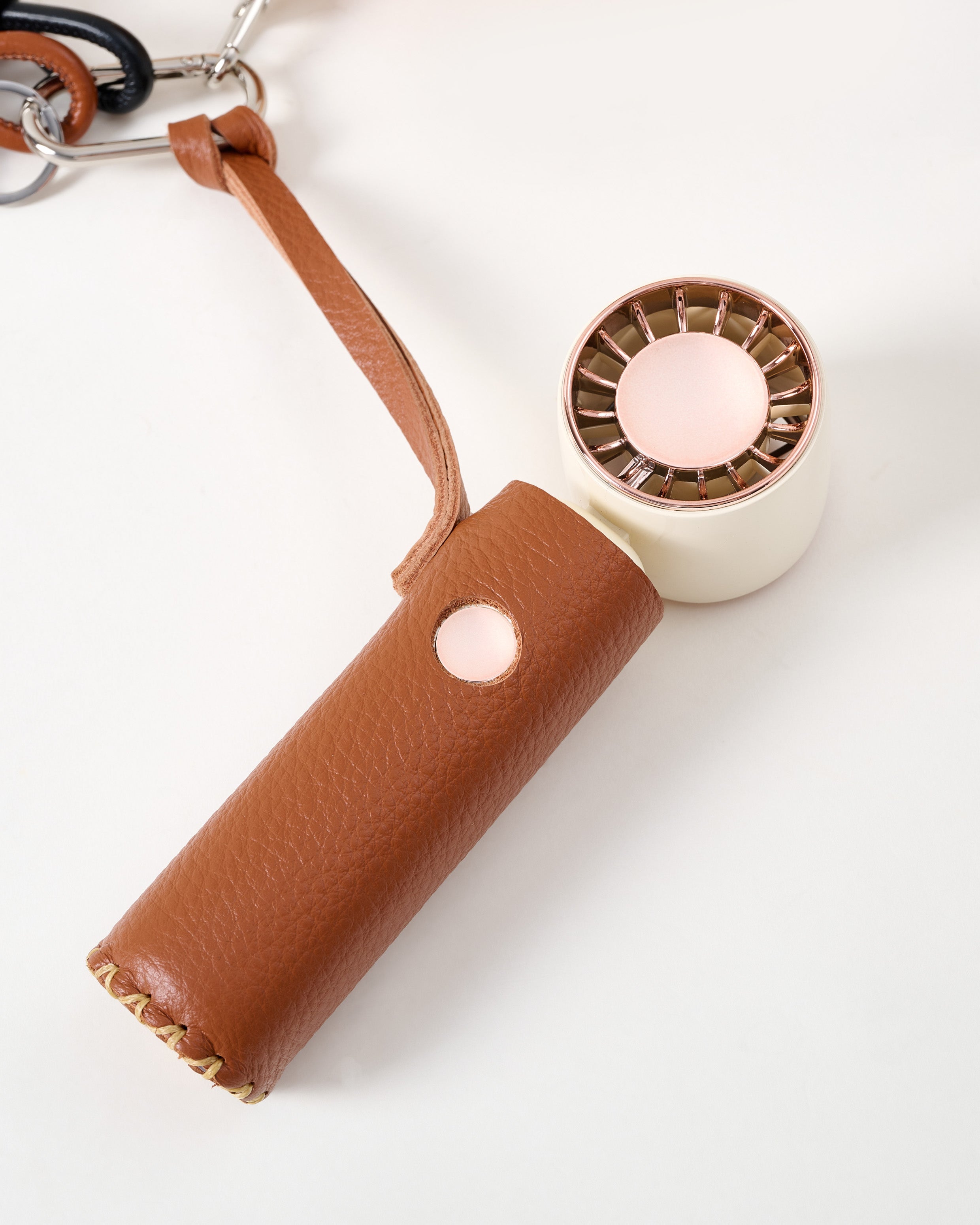 【STICKY ZOO】CHI ON CLOUD 9 チャーム - クールスタック Sticky Zoo® Chi on Cloud 9 Plush Bag Charm and Keychain