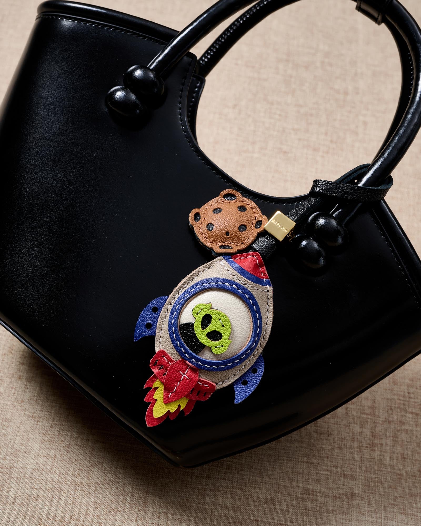 コープスブライド　チャーム Sticky Zoo® - UFO Rocket Bag Charm & Keychain – Leather Alien