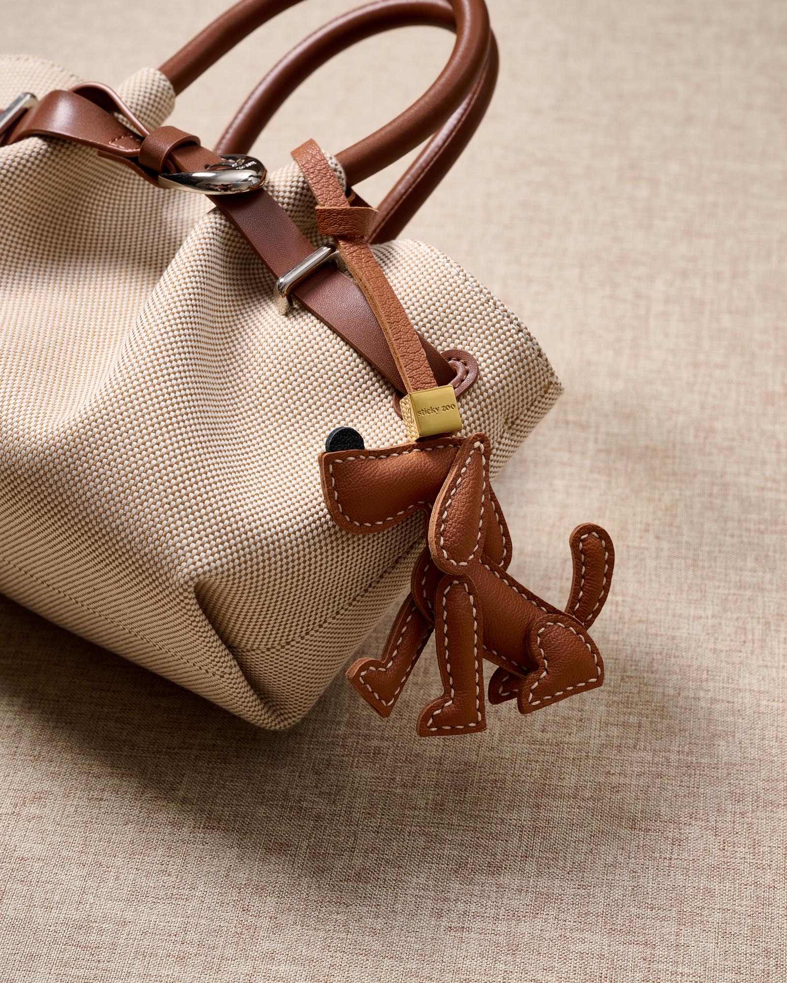 【STICKY ZOO】バセットハウンド チャーム キャラメル Sticky Zoo® Basset Hound Bag Charm & Keychain - Handmade