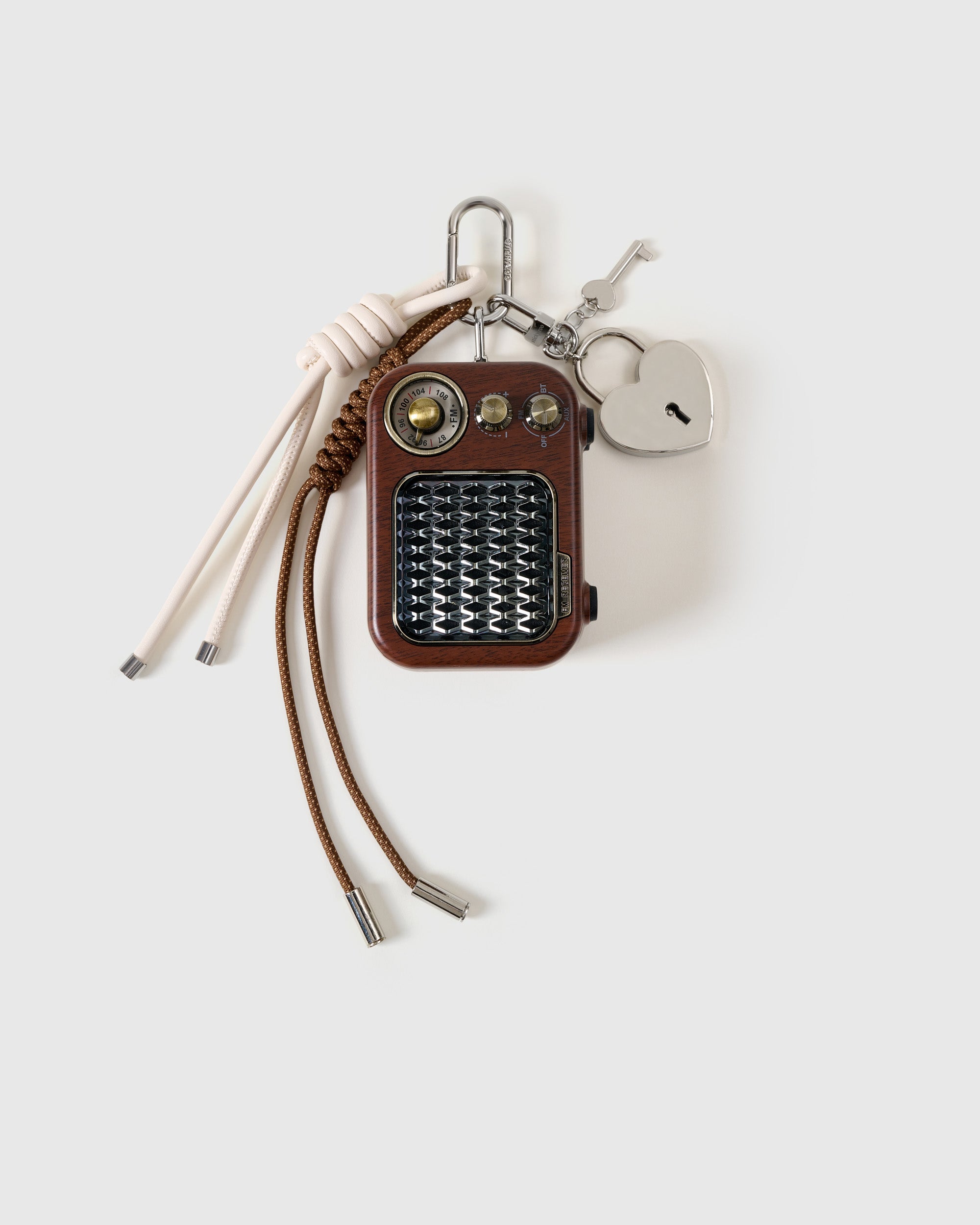 RETRO RADIO SPEAKER LOCK STACK CHARM