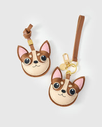 Handmade Chihuahua leather bag charm with 18K gold-plated keychain clip and engraved STICKYZOO gold tag — for keys, bags, and backpacks. French Alran goatskin.