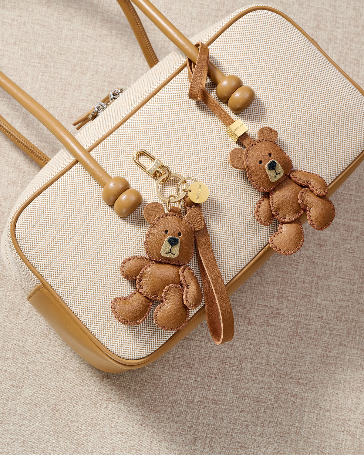 Sticky Zoo クマ型レザーキーホルダー STICKY ZOO® – Teddy Bear