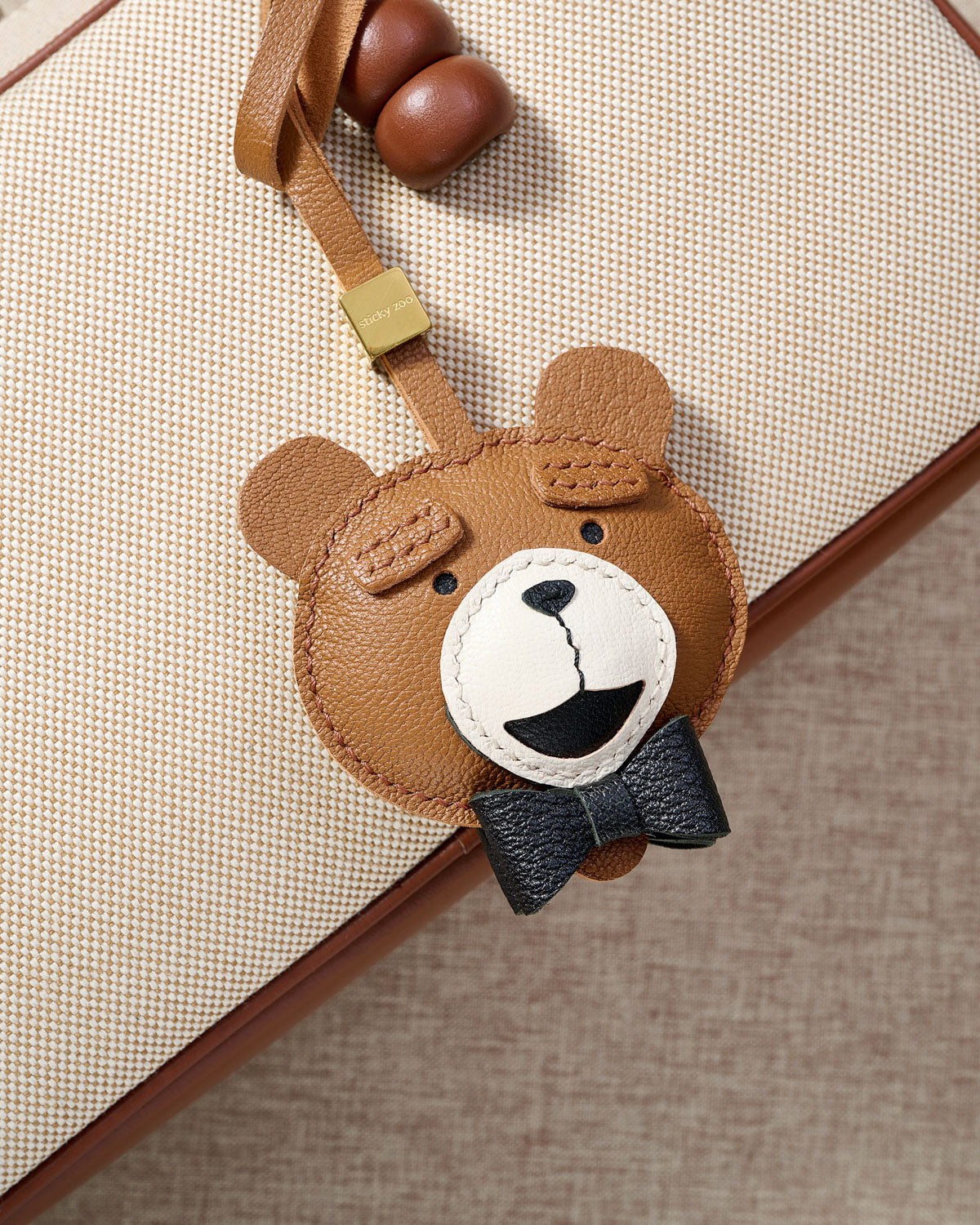 Sticky Zoo クマ型レザーキーホルダー STICKY ZOO® – Teddy Bear