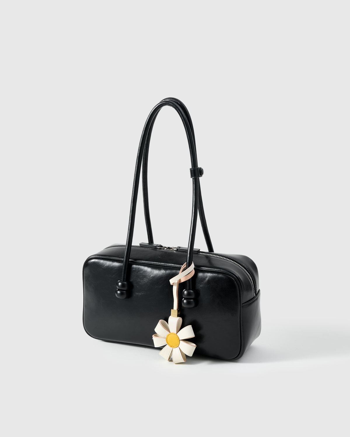 DAISY BAG CHARM