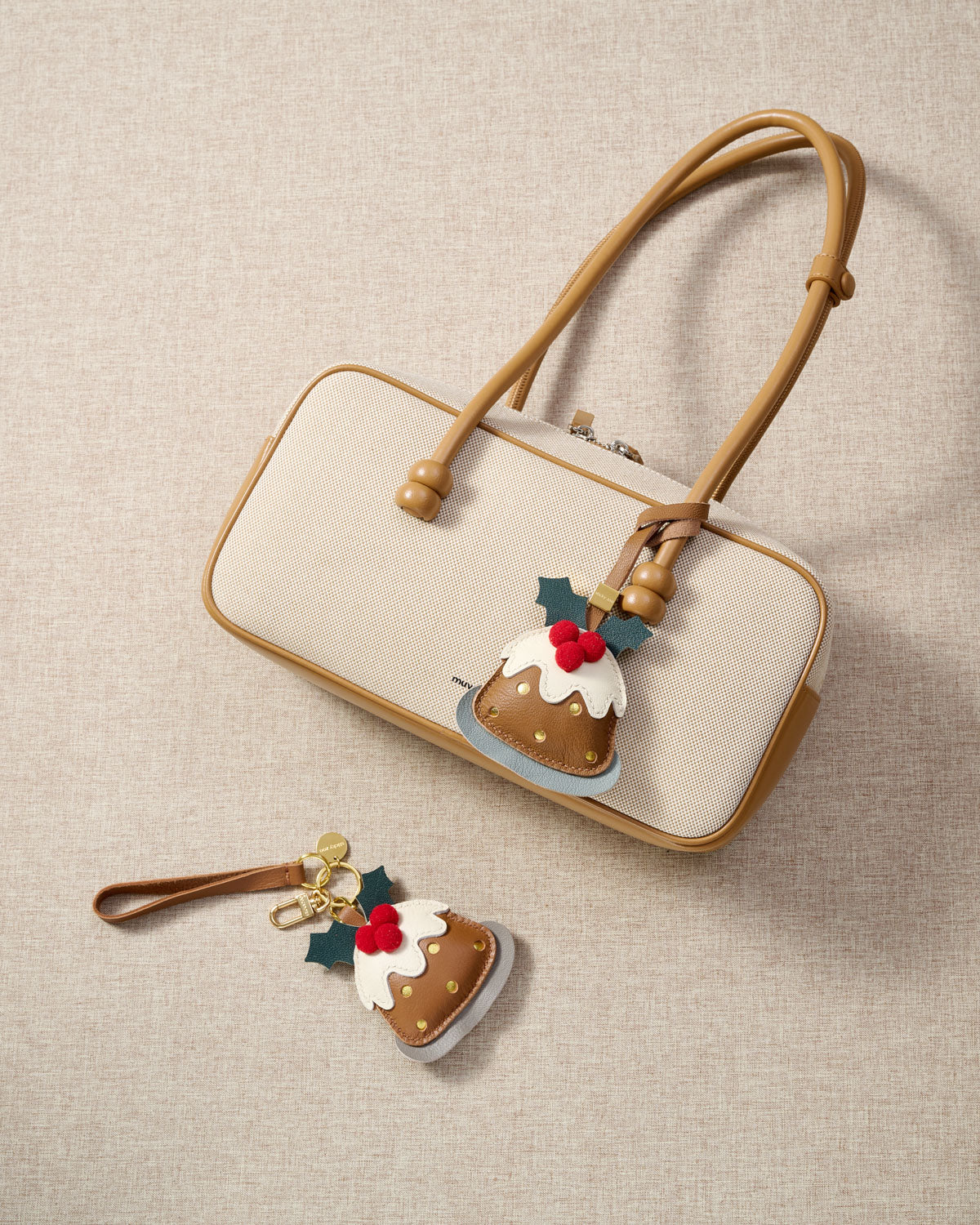 FELT PUDDING PŘÍVĚSEK