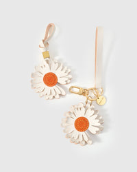 STICKYZOO Daisy Charm — hand-layered French Alran goatskin, layered daisy petals. Designed in Amsterdam.