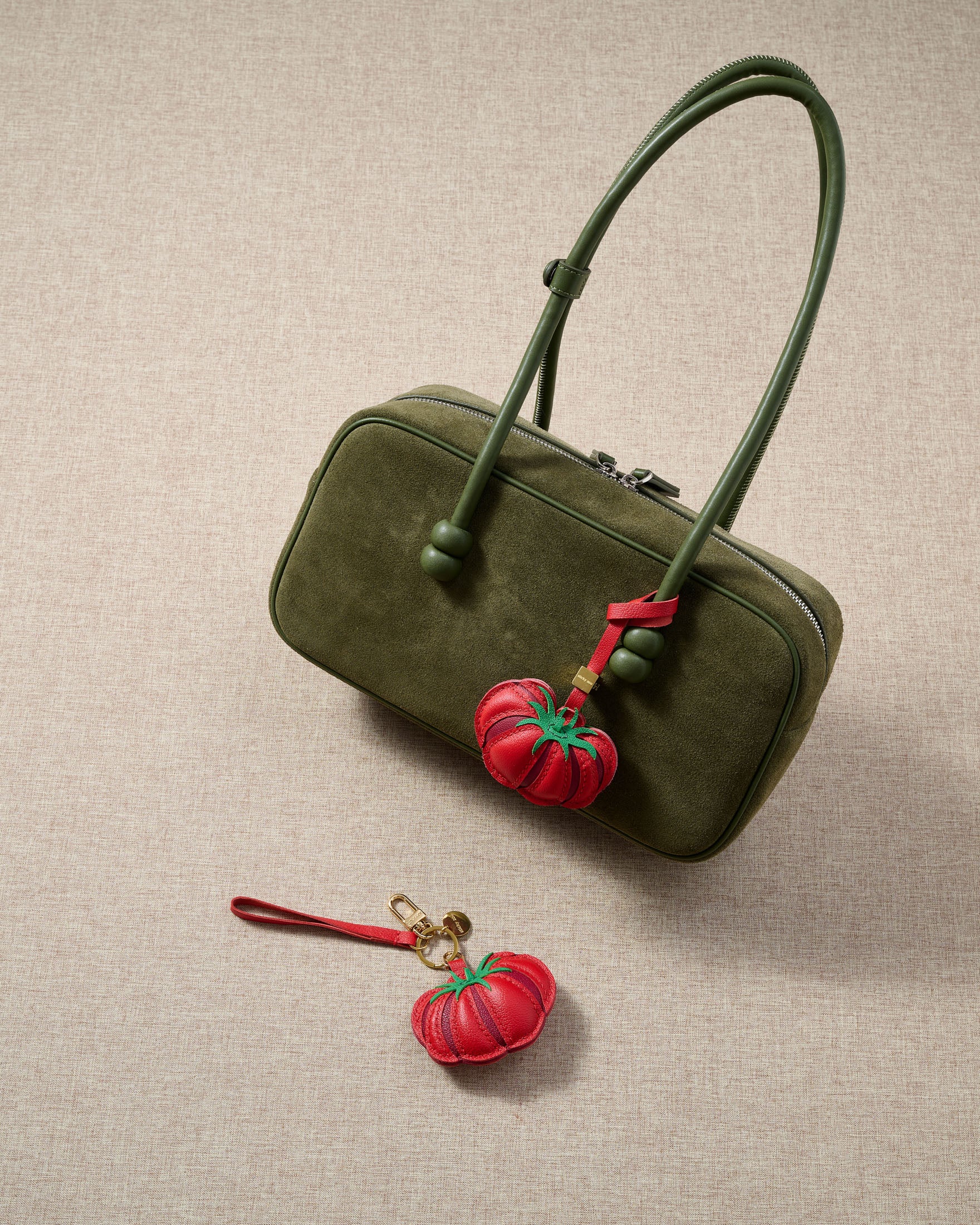Sticky Zoo® - 高級トマトチャーム | ハンドメイドレザー バッグ