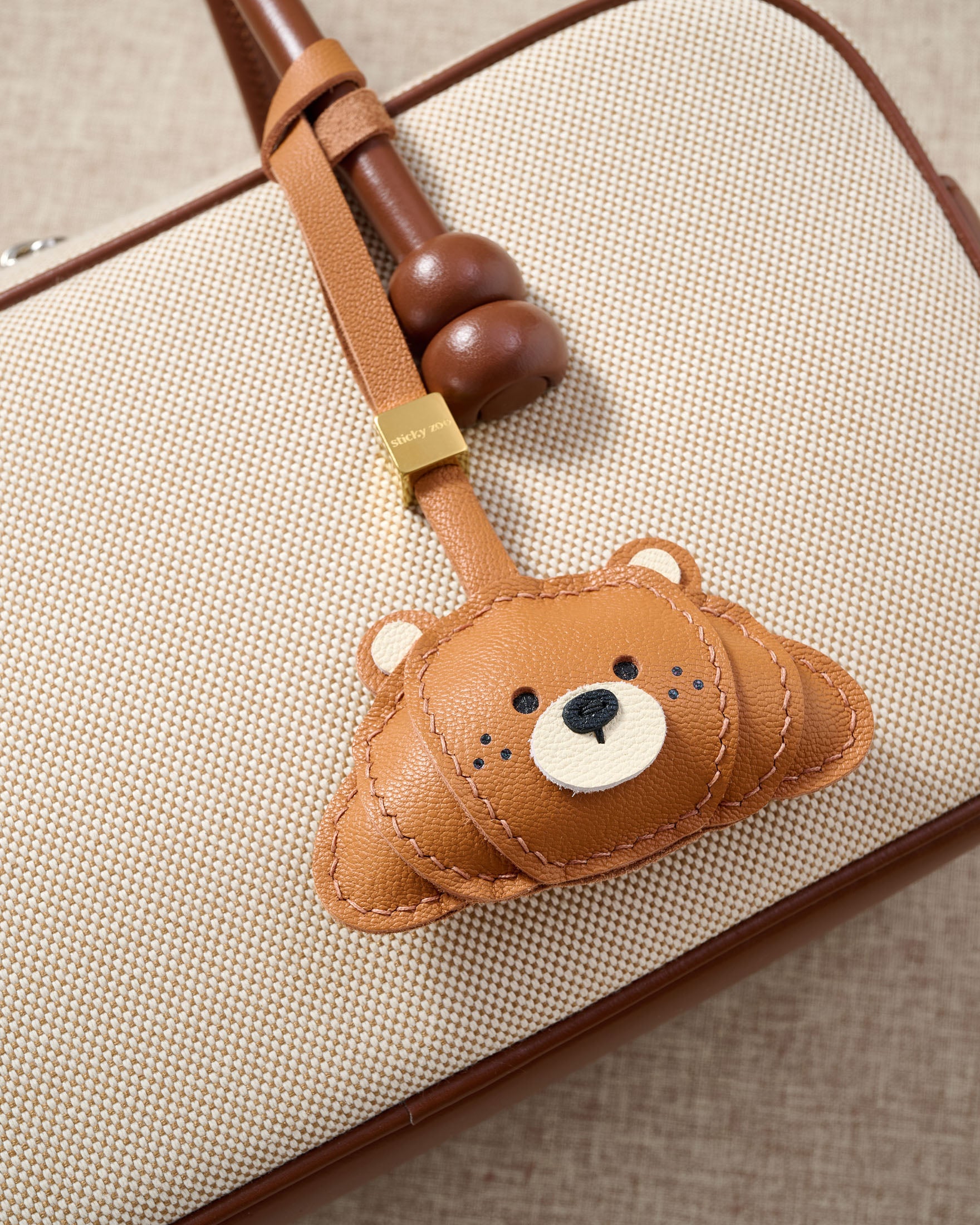 ZOO BEAR どんぐり レザーキーホルダー　黒金　GRAPE BRAIN ZOO BEAR どんぐり レザーキーホルダー 黒金 GRAPE BRAIN