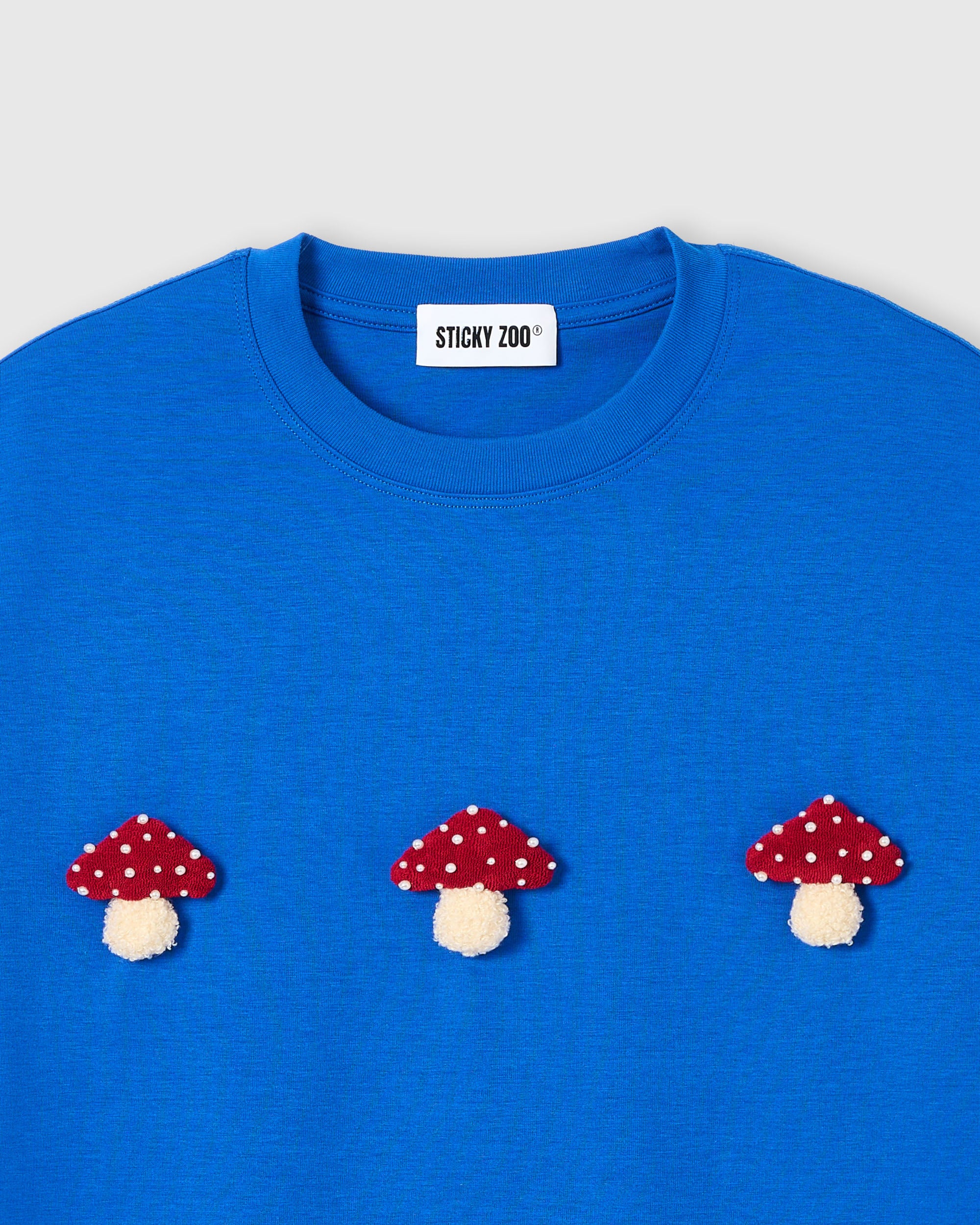 Sticky Zoo® - 青いキノコのTシャツ – 手縫いのぬいぐるみキノコ
