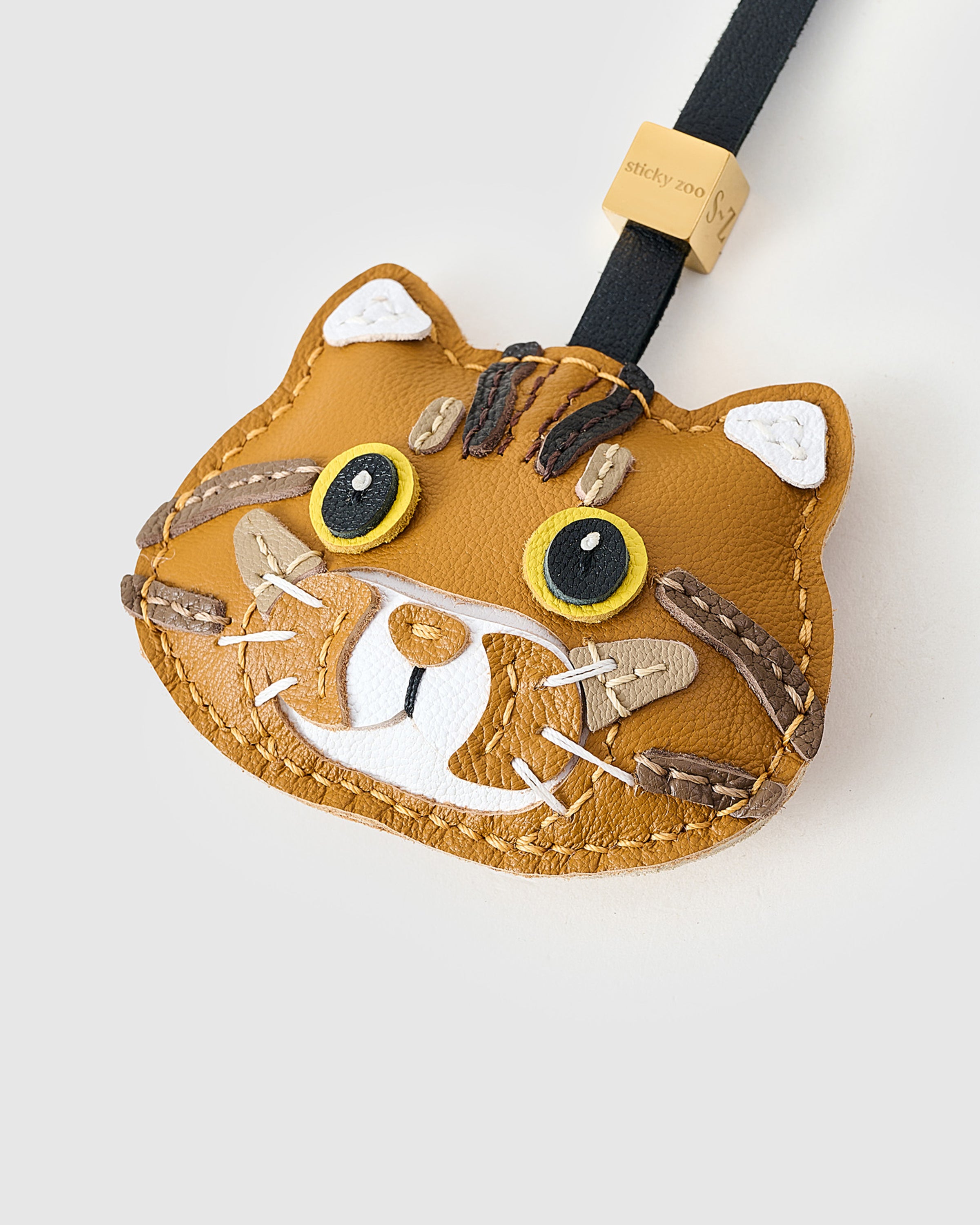 No.2908 じゃれねこのチャーム Ginger Tabby Leather Charm — Hand-Cut French Leather | STICKYZOO