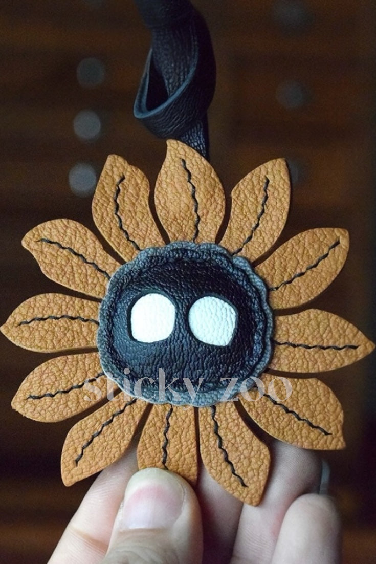 FLOWER CHARM