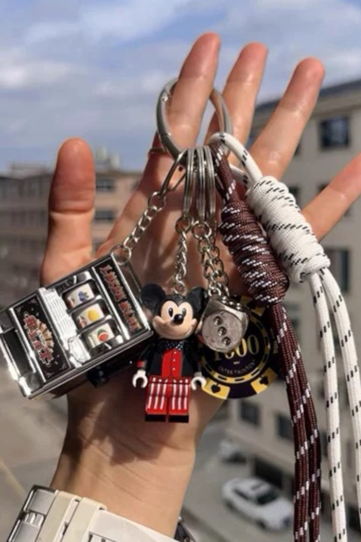 LUCKY SLOT CHARM