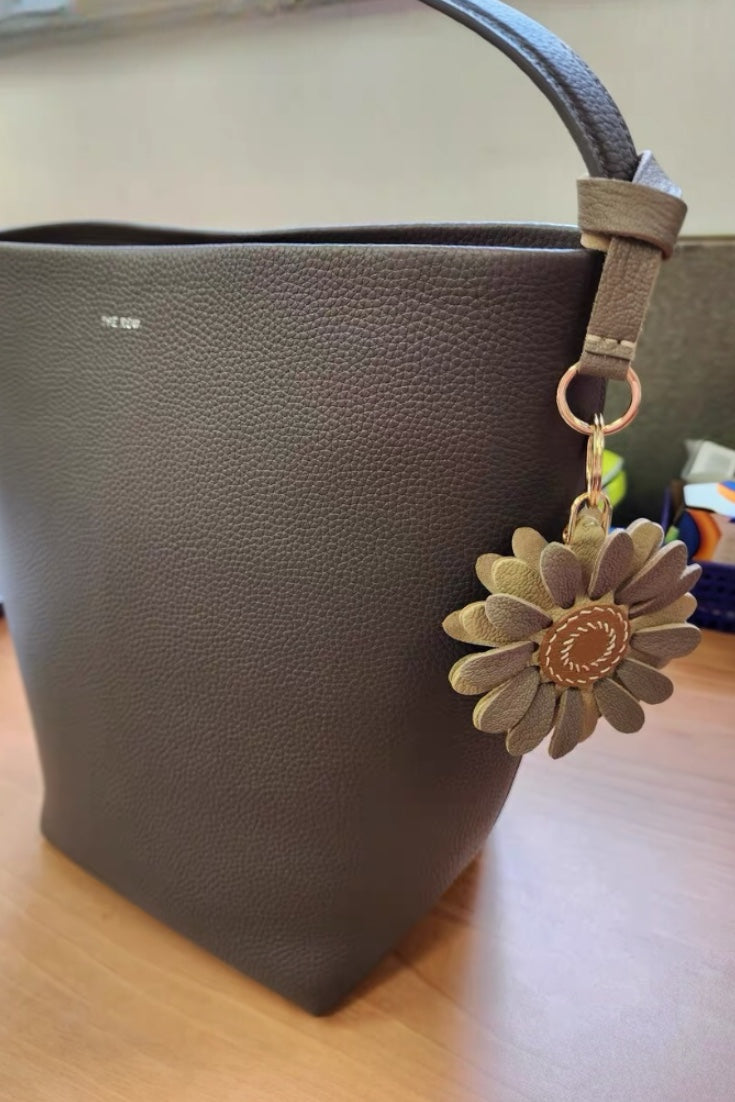 FLOWER BAG CHARM