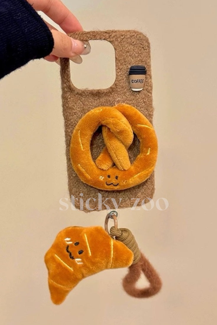 PRETZEL PLUSH & CROISSANT PLUSH CASE