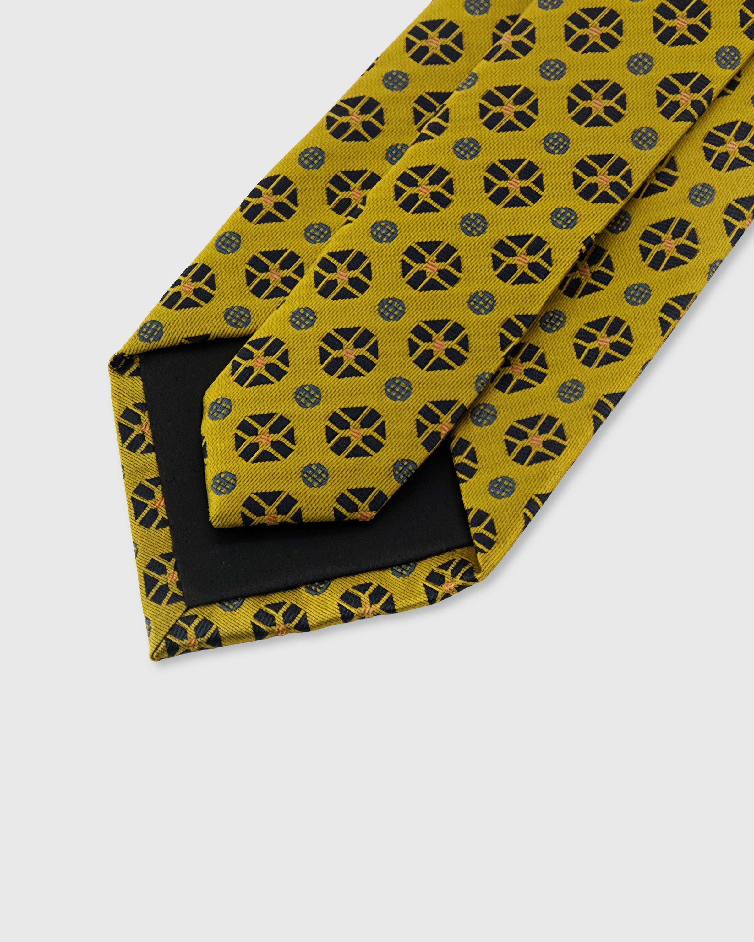 STICKYZOO AMBER MEDALLION TIE — 45° bias-cut Italian method, structured interlining, rated 4.9★