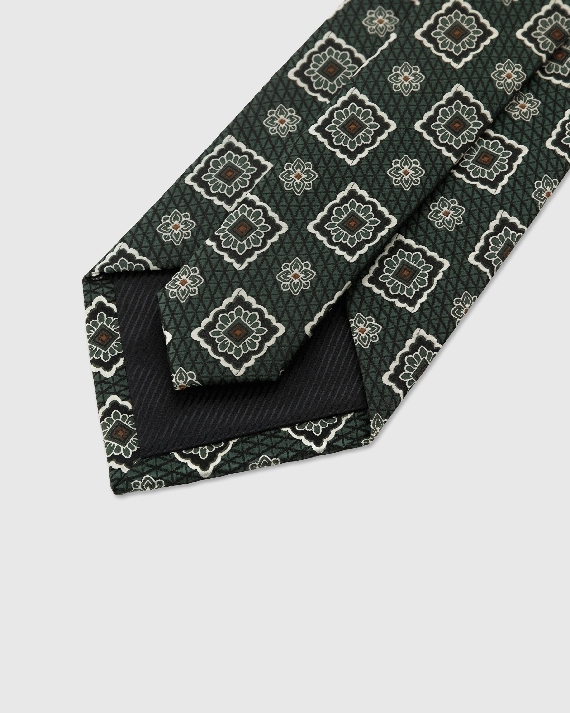 STICKYZOO Evergreen Medallion Tie rated 4.9 stars, gift-ready premium packaging, 145 x 8 cm