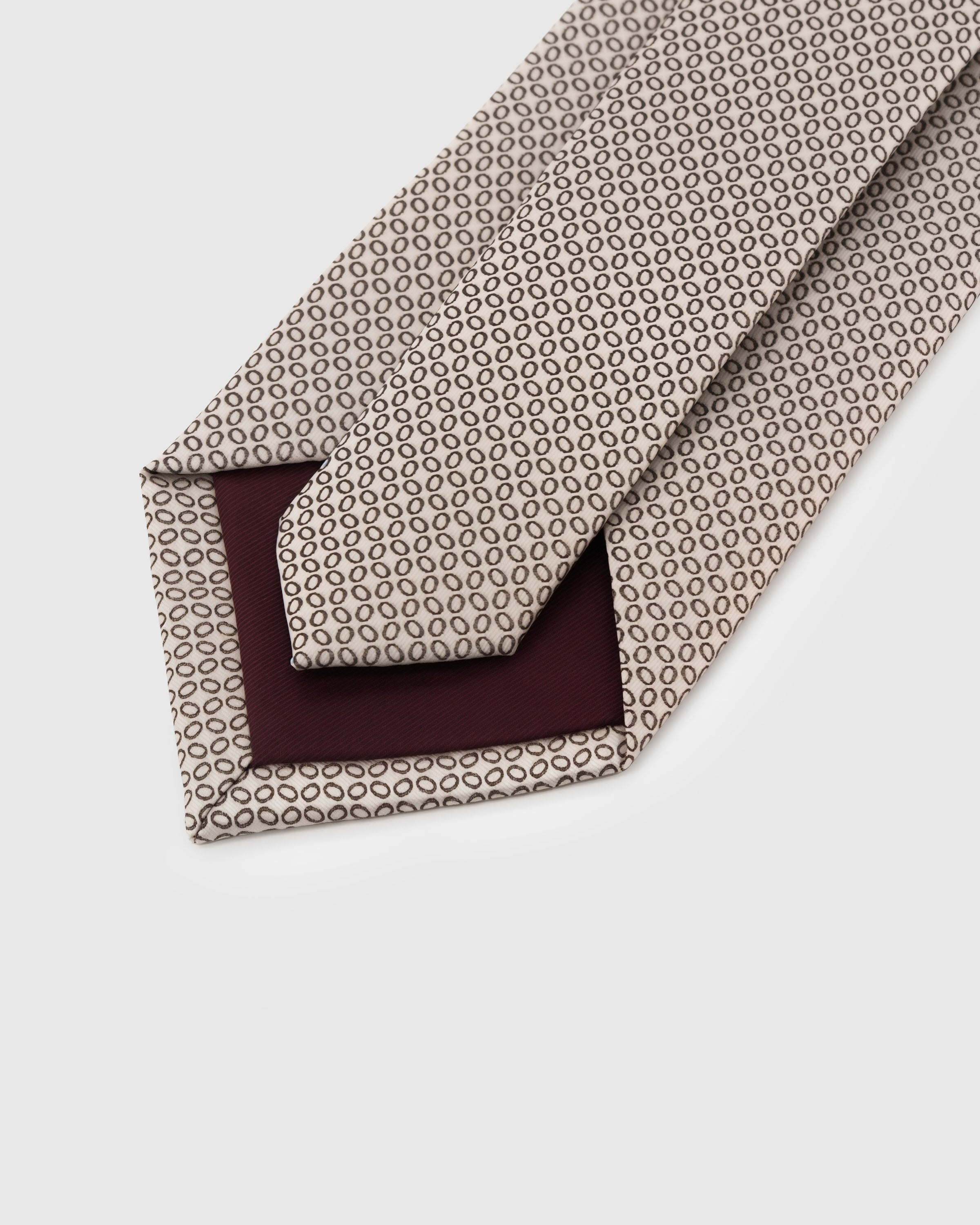 STICKYZOO Pearl Micro Tie construction with structured interlining and hand-finished slip stitching, 145 x 8 cm