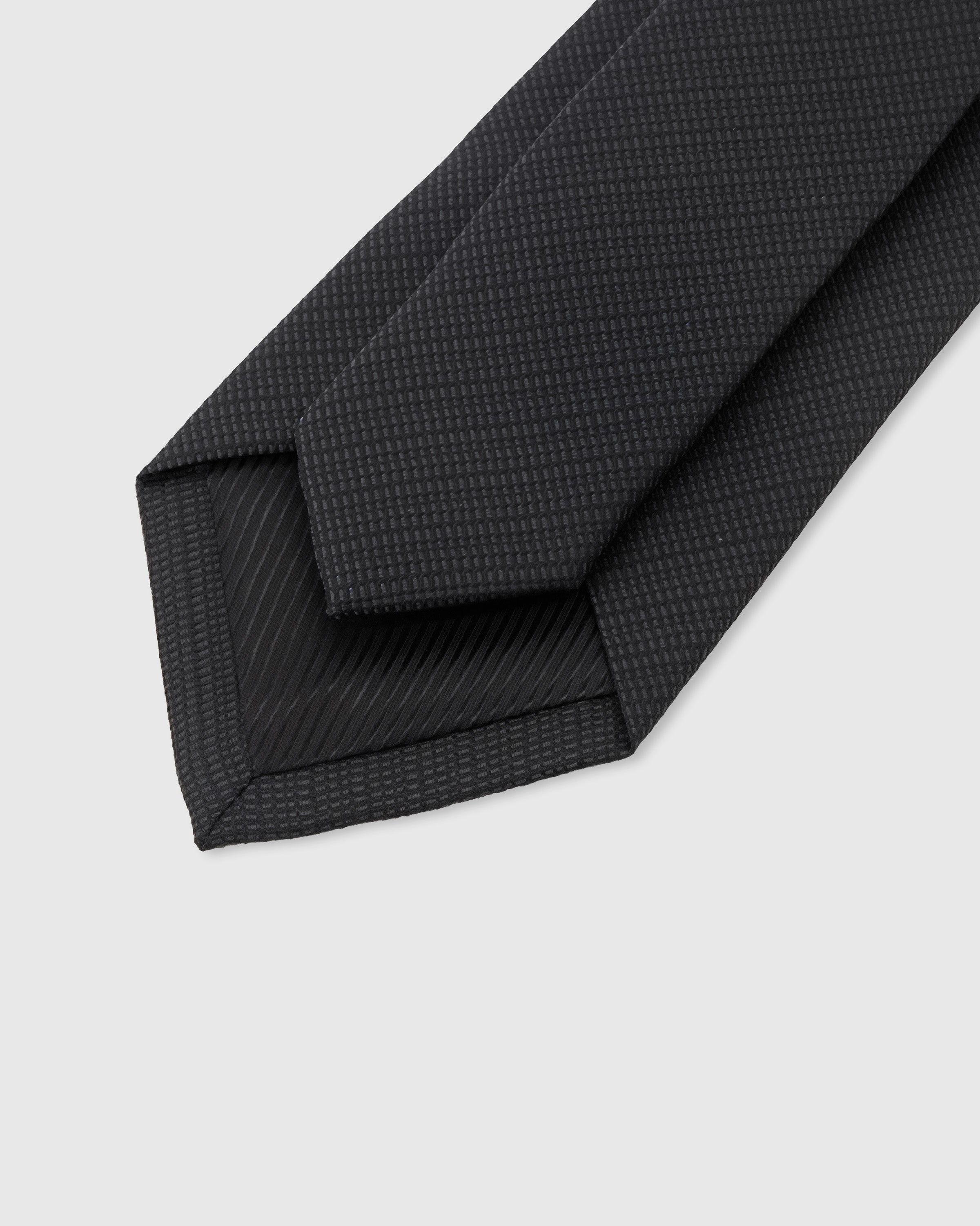STICKYZOO Obsidian Solid Tie, 100,000+ sold, structured interlining and hand-finished interior, 145 x 8 cm