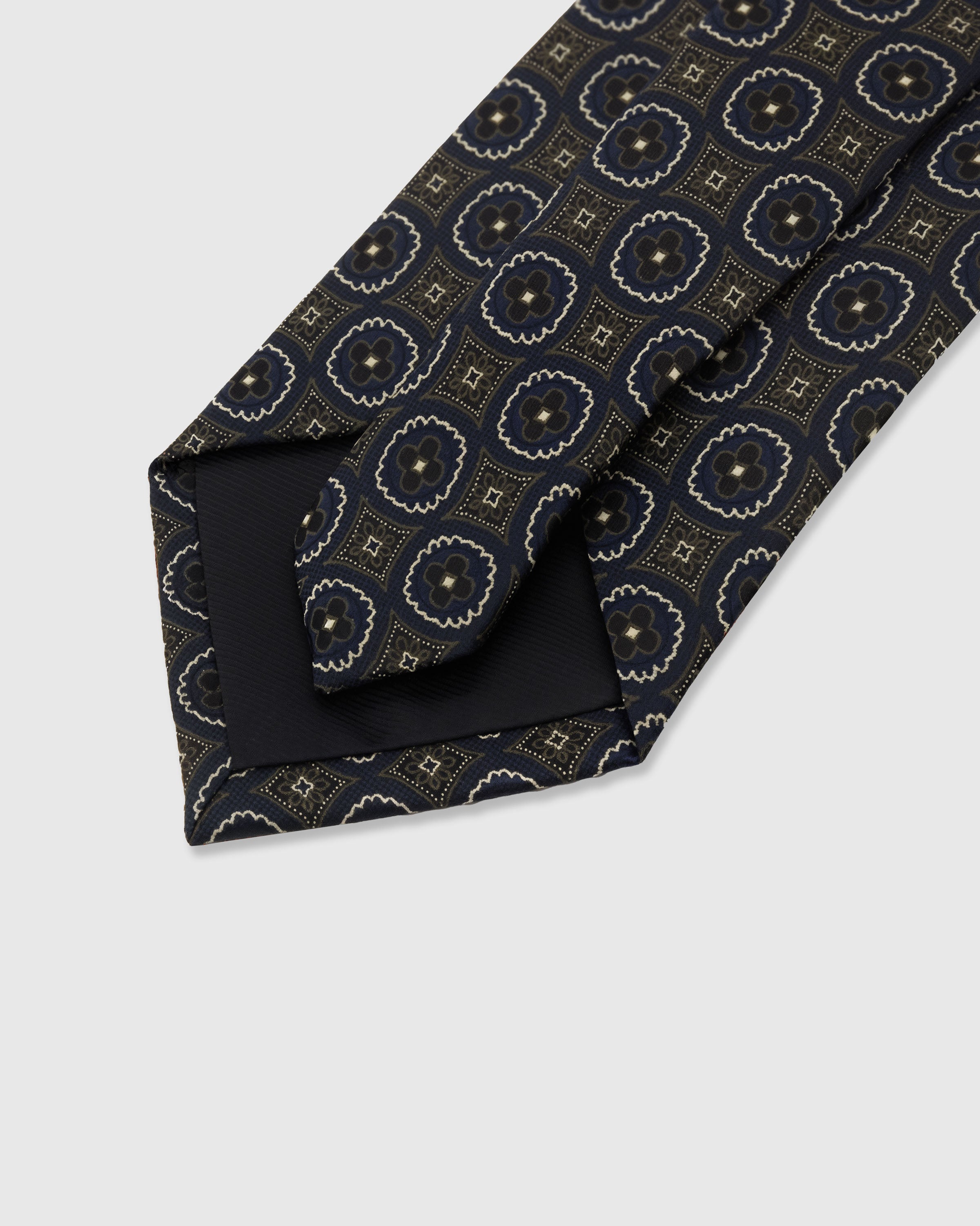 STICKYZOO Bordeaux Shantung Tie construction with structured interlining and hand-finished slip stitching, 145 x 8 cm