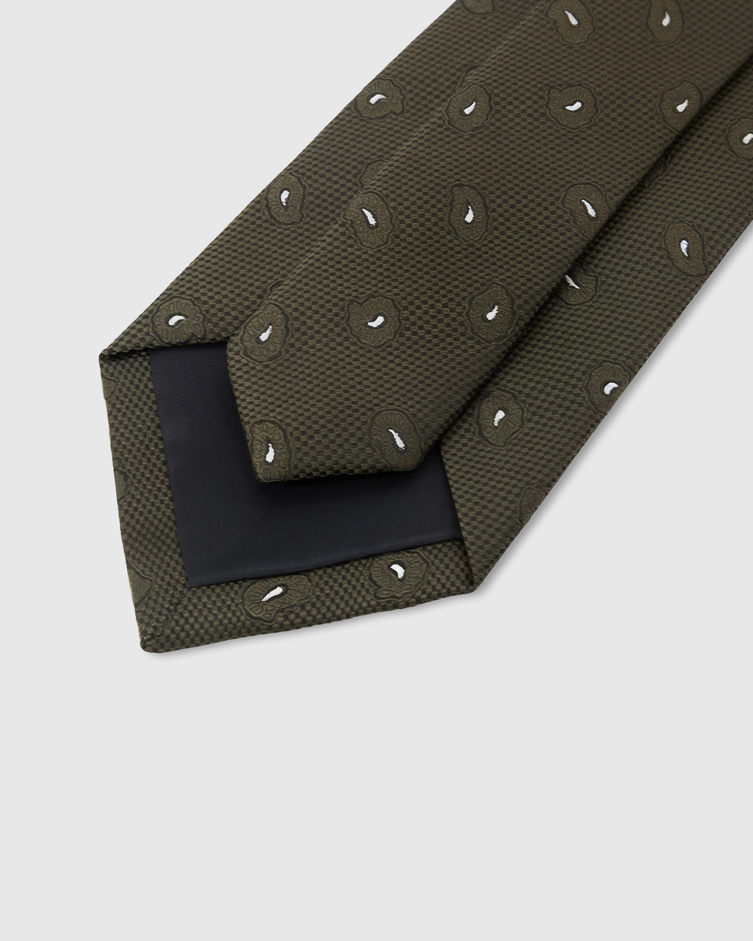 STICKYZOO Moss Paisley Tie showing 45° bias-cut Italian method construction and natural silk drape, 145 × 8 cm