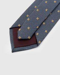 STICKYZOO Steel Clover Tie interior showing structured interlining and hand-finished slip stitching, 145 x 8 cm
