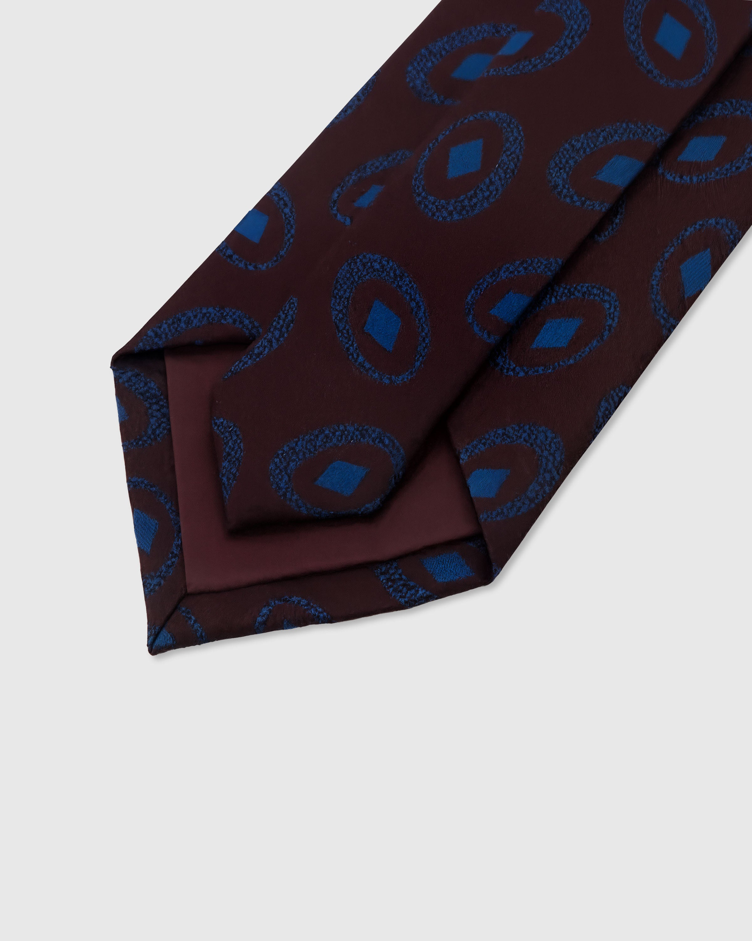 STICKYZOO Vanilla Pinstripe Tie back detail showing structured interlining and hand-finished slip stitching, 145 x 8 cm