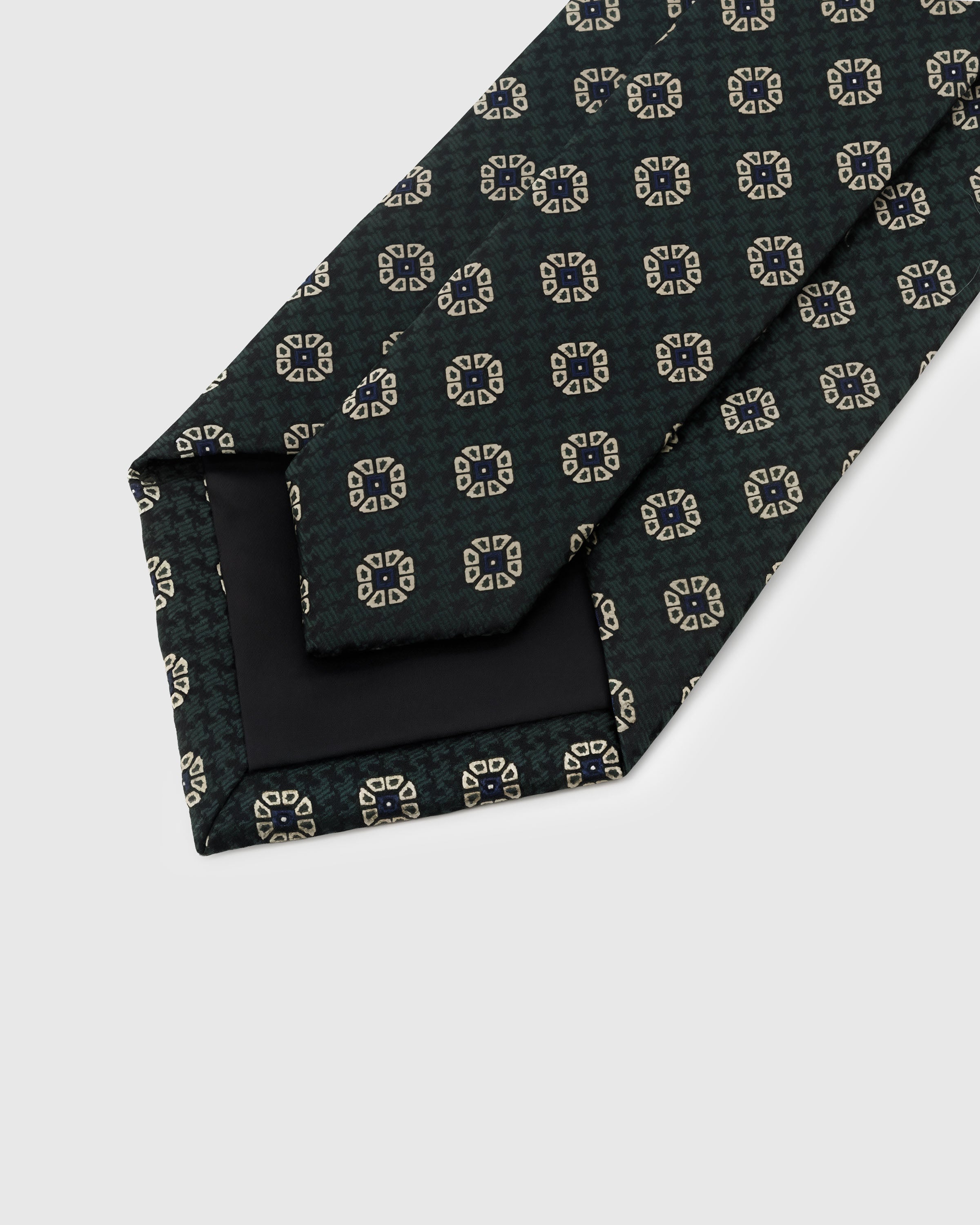 STICKYZOO Onyx Square Tie interior showing structured interlining and hand-finished slip stitching, 145 x 8 cm