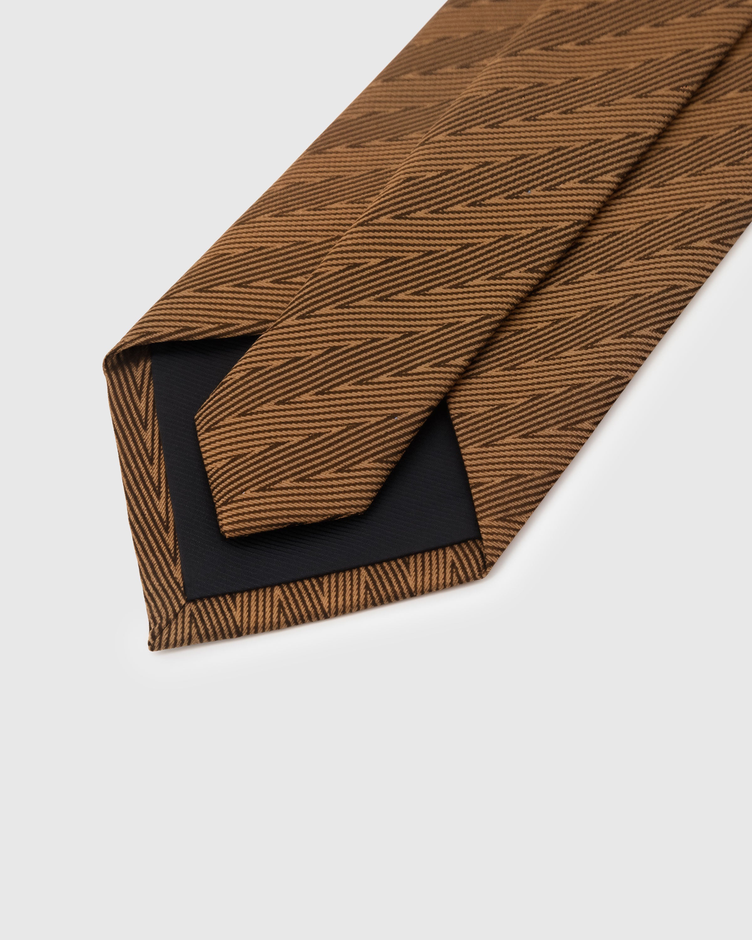 STICKYZOO Toffee Pin Dot Tie construction with 45° bias-cut Italian method and structured interlining, 145 x 8 cm