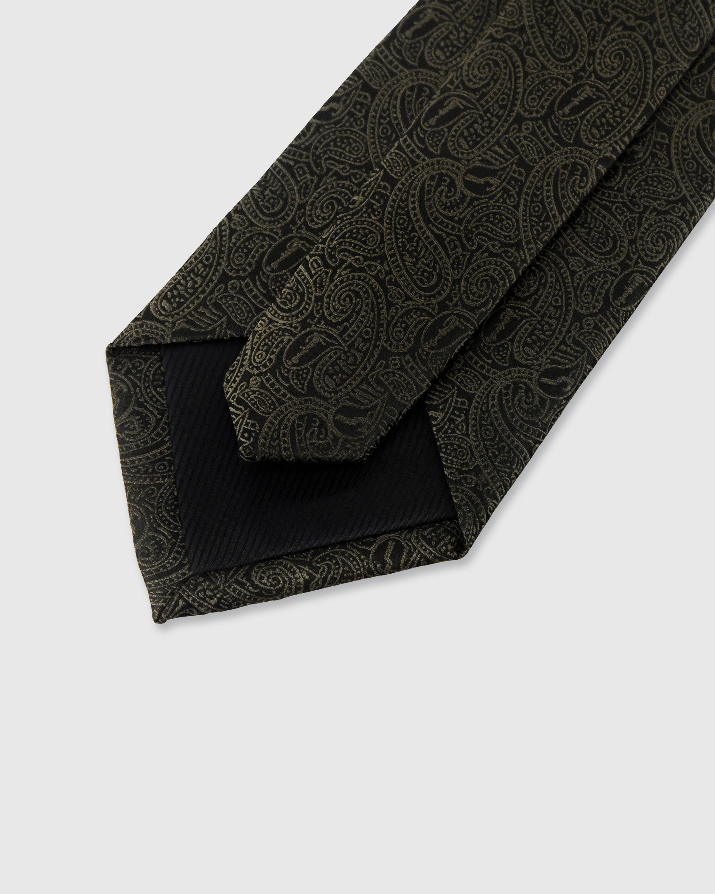 STICKYZOO Umber Paisley Tie — 45° bias-cut Italian method, structured interlining, hand-finished interior