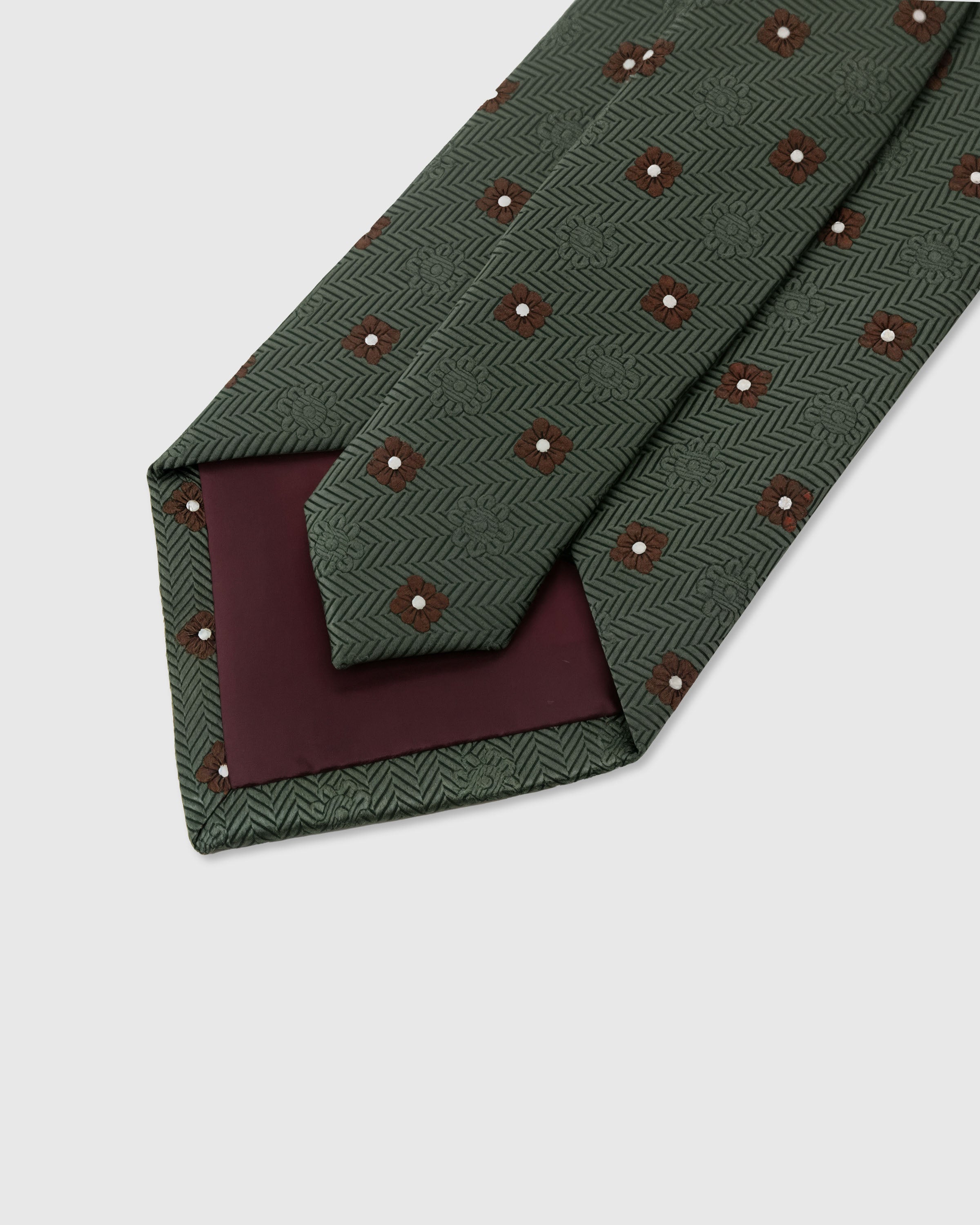 STICKYZOO Forest Foulard Tie rated 4.9 stars, structured interlining and hand-finished slip stitching, 145 x 8 cm