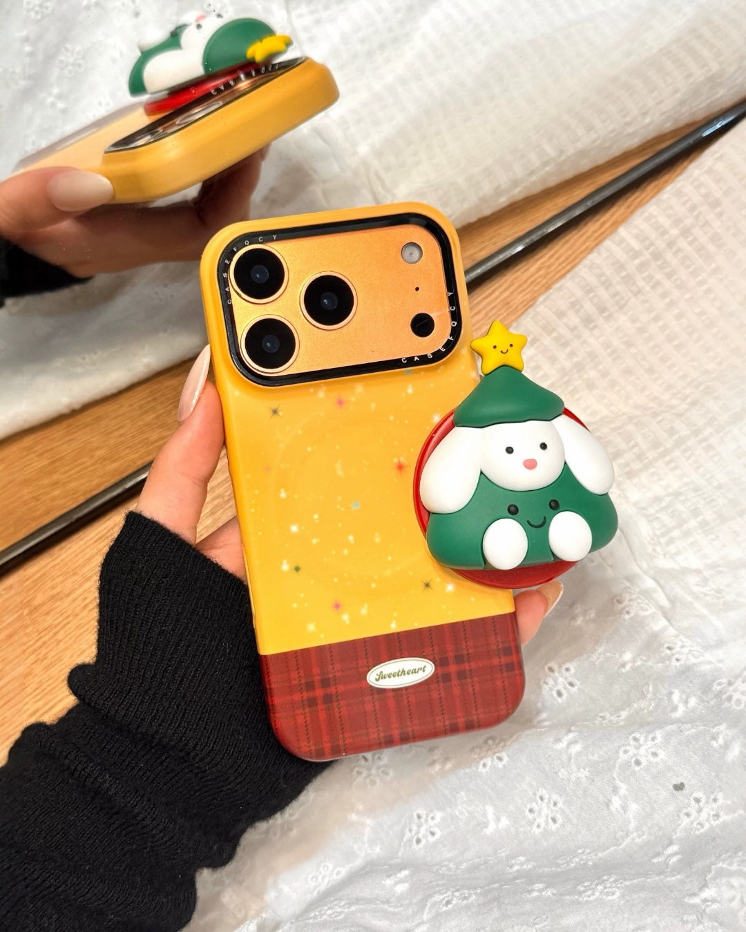 BUNNY HOLIDAY TREE CASE