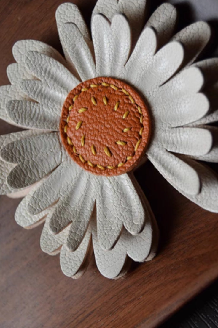 DAISY CHARM
