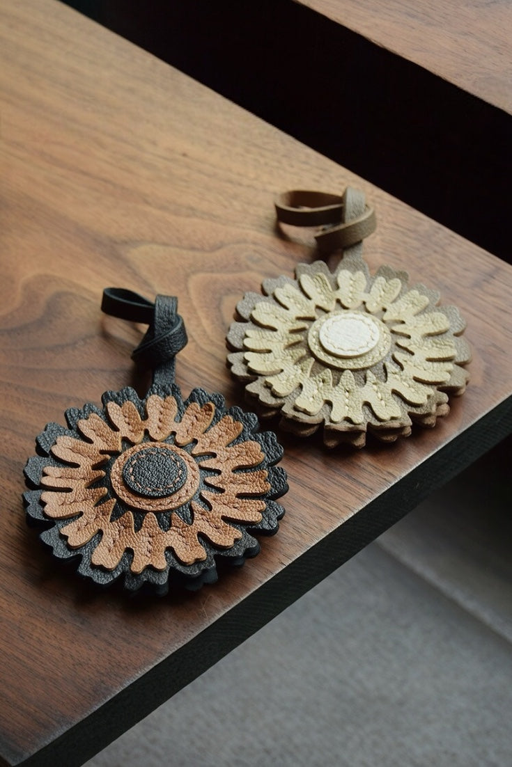 FLOWER CHARM