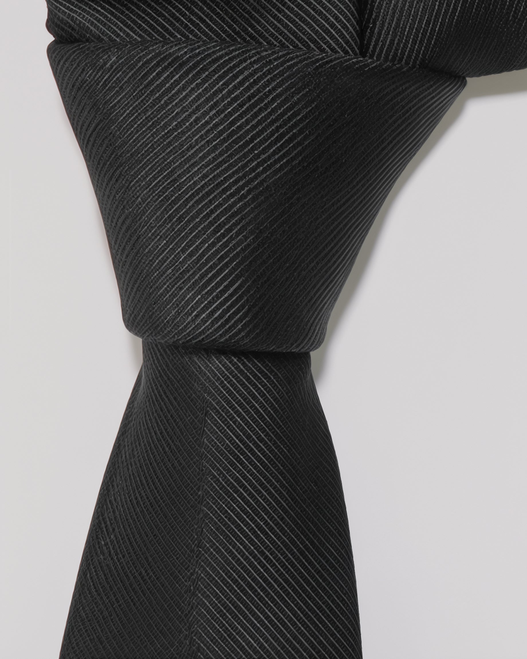 NOIR HUNTER TIE