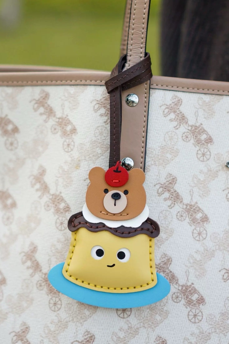 BEAR PUDDING CHARM