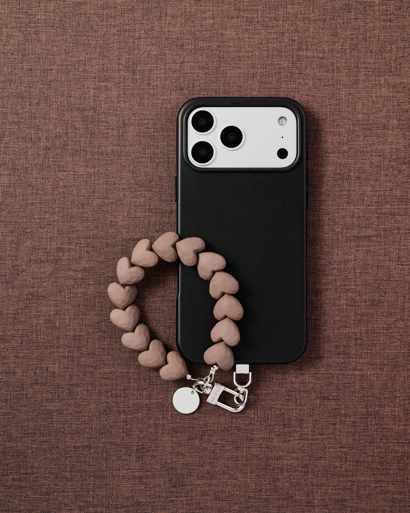 CORREA PARA TELÉFONO CON DISEÑO DE CORAZÓN MOKA