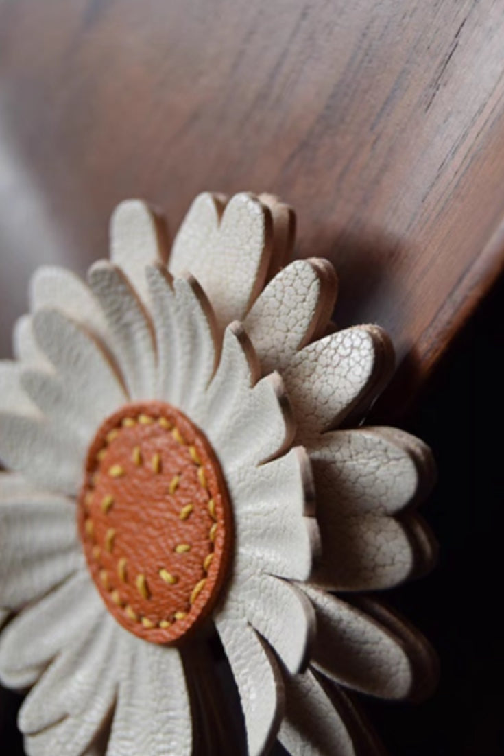 DAISY CHARM