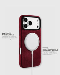 SARUNG TELEFON ALCANTARA — BORDEAUX